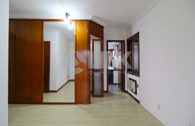 Imagem Imóvel com 2 Quartos à Venda, 176 m² em Jardim Planalto - Porto Alegre Imagem Imóvel com 2 Quartos à Venda, 176 m² em Jardim Planalto - Porto Alegre