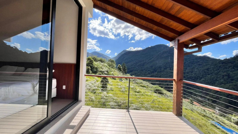 Casa com 4 Quartos à Venda, 283 m² em Vargem Grande - Teresópolis