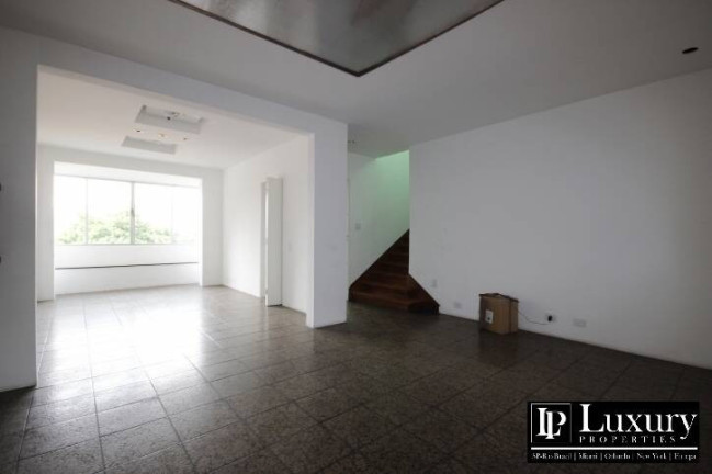 Imagem Casa com 3 Quartos à Venda, 380 m² em Pacaembu - São Paulo