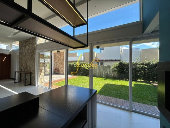 Imagem Casa de Condomínio com 5 Quartos à Venda, 230 m² em Atlantida - Xangri-la