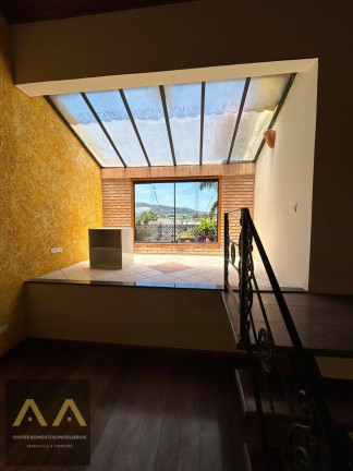 Imagem Casa com 3 Quartos à Venda, 360 m² em Tarumã - Santana De Parnaíba Imagem Casa com 3 Quartos à Venda, 360 m² em Tarumã - Santana De Parnaíba