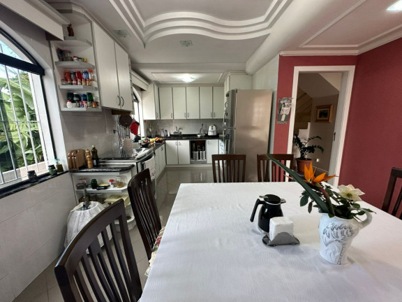 Imagem Casa com 4 Quartos à Venda, 251 m² em Coqueiros - Florianópolis