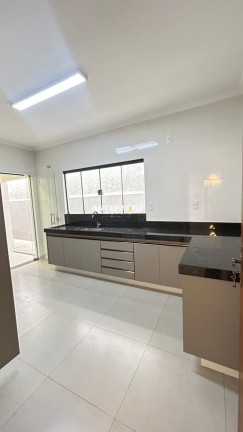 Imagem Casa com 4 Quartos à Venda, 300 m²