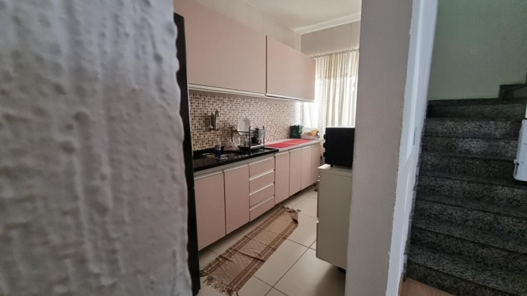 Imagem Casa com 2 Quartos à Venda, 110 m² em Ramos - Rio De Janeiro Imagem Casa com 2 Quartos à Venda, 110 m² em Ramos - Rio De Janeiro