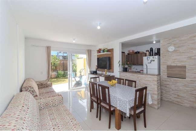 Imagem Casa com 3 Quartos à Venda,  em Lomba Do Pinheiro - Porto Alegre
