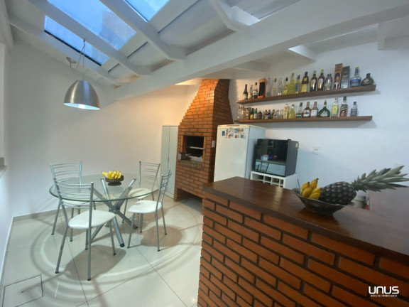 Imagem Casa com 3 Quartos à Venda, 220 m² em Estreito - Florianópolis Imagem Casa com 3 Quartos à Venda, 220 m² em Estreito - Florianópolis