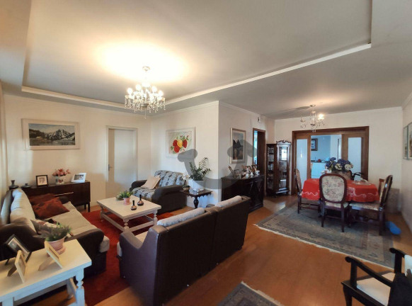 Imagem Casa com 4 Quartos à Venda, 292 m² em Centro - Santa Cruz Do Sul