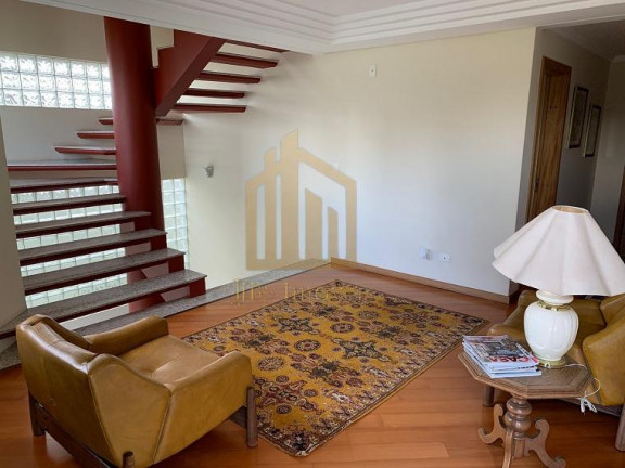 Imagem Casa com 3 Quartos à Venda, 304 m² em Uberaba - Curitiba