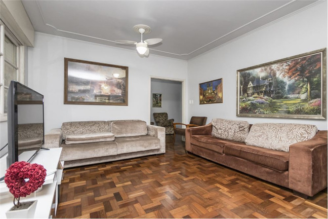 Imagem Casa com 7 Quartos à Venda, em Jardim Itu - Porto Alegre Imagem Casa com 7 Quartos à Venda, em Jardim Itu - Porto Alegre