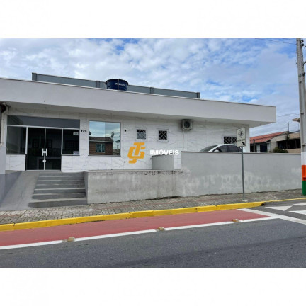 Imagem Casa à Venda, 288 m² em Monte Alegre - Camboriú Imagem Casa à Venda, 288 m² em Monte Alegre - Camboriú