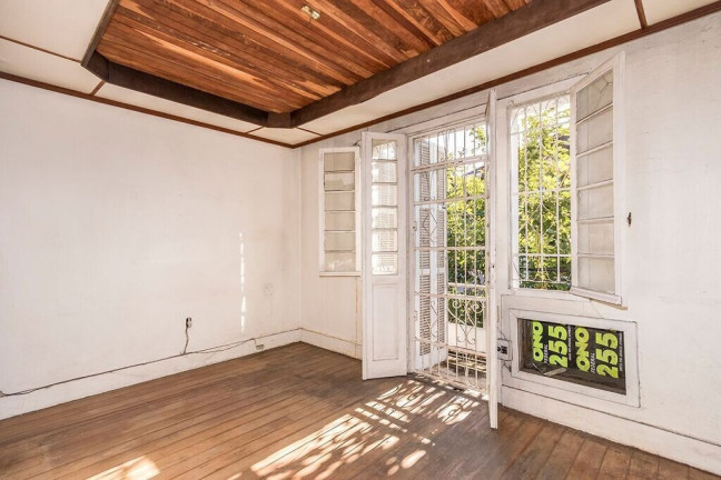 Imagem Casa com 3 Quartos à Venda, 305 m² em Floresta - Porto Alegre