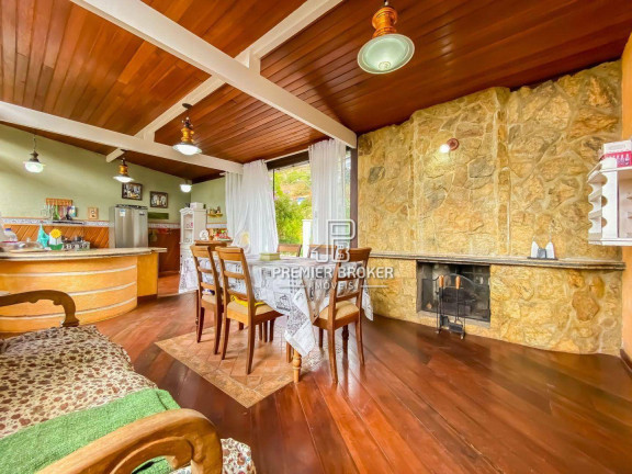 Imagem Casa com 3 Quartos à Venda, 300 m² em Albuquerque - Teresópolis Imagem Casa com 3 Quartos à Venda, 300 m² em Albuquerque - Teresópolis