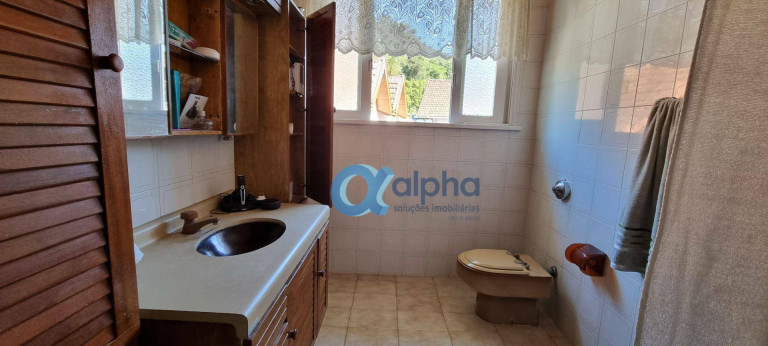 Imagem Casa com 4 Quartos à Venda, 500 m² em Mosela - Petrópolis