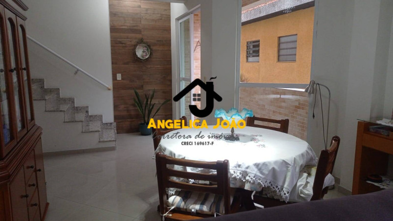 Imagem Casa de Condomínio com 3 Quartos à Venda, 181 m² em Vila Valenca - São Vicente