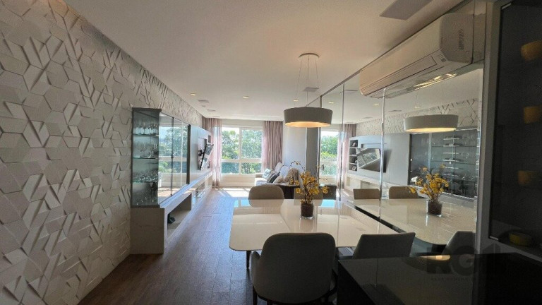 Apartamento com 2 Quartos à Venda, 74 m² em Cristal - Porto Alegre