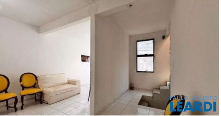 Imagem Sobrado com 2 Quartos à Venda, 180 m² em Jardim Das Maravilhas - Santo André Imagem Sobrado com 2 Quartos à Venda, 180 m² em Jardim Das Maravilhas - Santo André