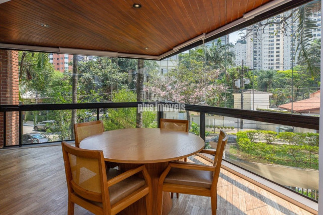 Imagem Apartamento com 3 Quartos à Venda, 234 m² em Moema - São Paulo Imagem Apartamento com 3 Quartos à Venda, 234 m² em Moema - São Paulo