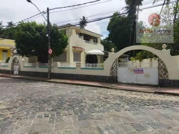 Casa com 4 Quartos para Alugar, 520 m²