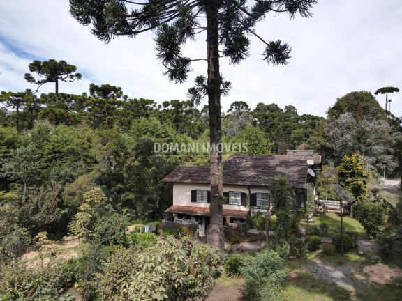 Imagem Casa com 4 Quartos à Venda, 210 m² em Região De Capivari - Campos Do Jordão
