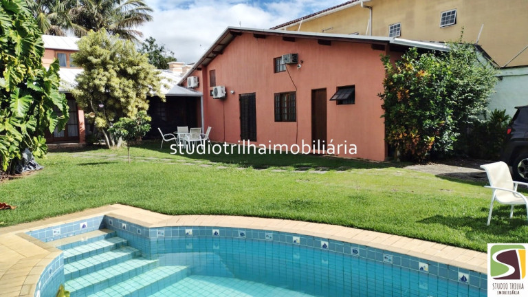 Casa com 4 Quartos à Venda,  em Pereque - Ilhabela