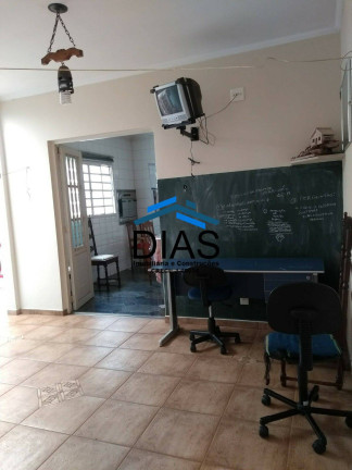 Imagem Casa com 3 Quartos à Venda, 210 m² em Centro - Araraquara Imagem Casa com 3 Quartos à Venda, 210 m² em Centro - Araraquara
