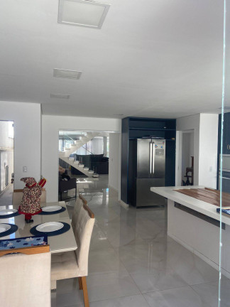 Imagem Casa com 3 Quartos à Venda, 300 m² em Cidade Parquelandia - Mogi Das Cruzes Imagem Casa com 3 Quartos à Venda, 300 m² em Cidade Parquelandia - Mogi Das Cruzes