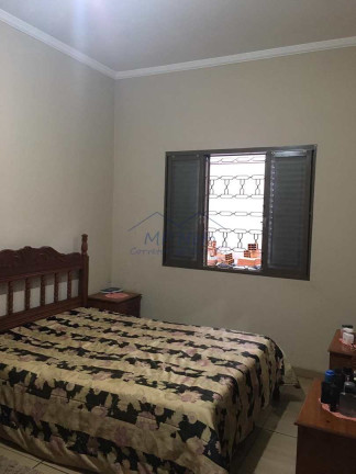 Imagem Casa com 3 Quartos à Venda, 205 m² em Vila Santa Fé - Pirassununga Imagem Casa com 3 Quartos à Venda, 205 m² em Vila Santa Fé - Pirassununga