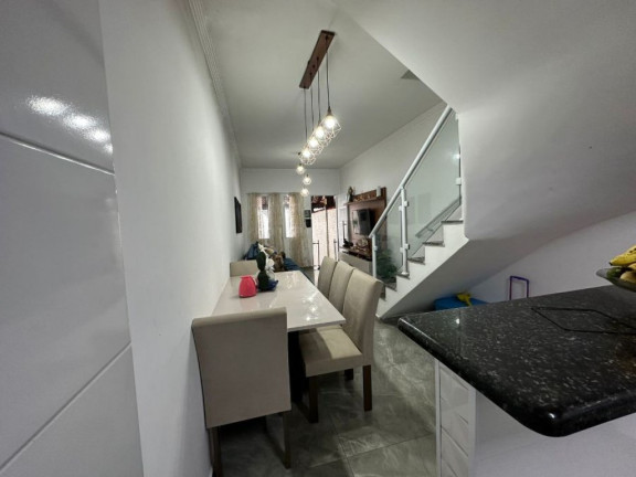 Imagem Sobrado com 2 Quartos à Venda, 10 m² em Caiçara - Praia Grande Imagem Sobrado com 2 Quartos à Venda, 10 m² em Caiçara - Praia Grande