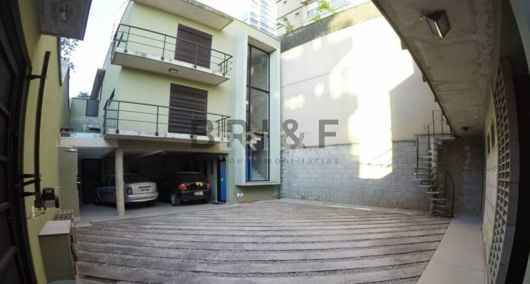 Sobrado com 10 Quartos à Venda, 350 m² em Campo Belo - São Paulo