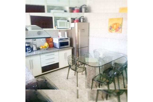 Imagem Casa com 3 Quartos à Venda, 220 m² Imagem Casa com 3 Quartos à Venda, 220 m²