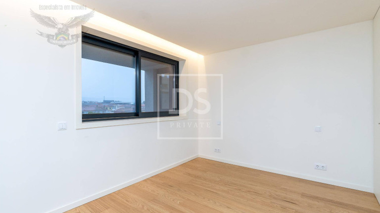 Imagem Apartamento com 2 Quartos à Venda, 107 m² em Porto Imagem Apartamento com 2 Quartos à Venda, 107 m² em Porto