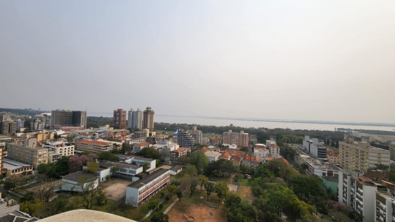 Imagem Apartamento com 3 Quartos à Venda, 206 m² em Menino Deus - Porto Alegre Imagem Apartamento com 3 Quartos à Venda, 206 m² em Menino Deus - Porto Alegre