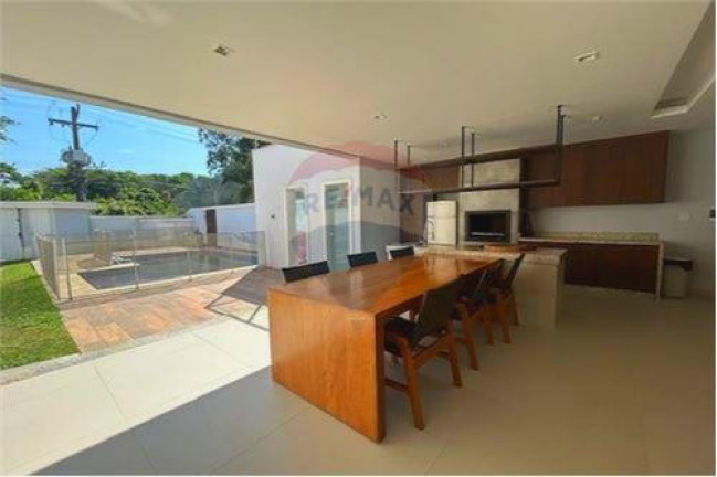 Imagem Casa de Condomínio com 6 Quartos à Venda, 400 m² em Barra Da Tijuca - Rio De Janeiro Imagem Casa de Condomínio com 6 Quartos à Venda, 400 m² em Barra Da Tijuca - Rio De Janeiro