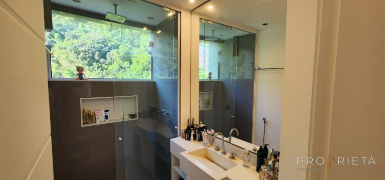 Imagem Apartamento com 2 Quartos à Venda, 72 m² em Lagoa - Rio De Janeiro Imagem Apartamento com 2 Quartos à Venda, 72 m² em Lagoa - Rio De Janeiro