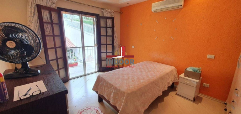 Imagem Casa com 4 Quartos à Venda, 205 m² em Vila Pedra Branca - São Paulo Imagem Casa com 4 Quartos à Venda, 205 m² em Vila Pedra Branca - São Paulo