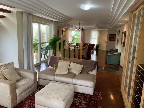 Imagem Casa com 3 Quartos à Venda, 304 m² em Uberaba - Curitiba