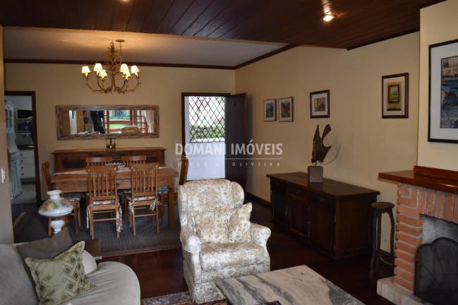 Imagem Imóvel com 3 Quartos à Venda, 117 m² em Região De Capivari - Campos Do Jordão Imagem Imóvel com 3 Quartos à Venda, 117 m² em Região De Capivari - Campos Do Jordão