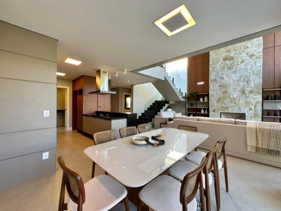 Imagem Casa com 4 Quartos à Venda, 225 m² em Marina - Xangri-la