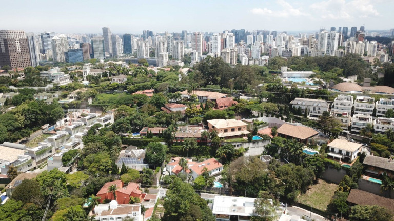 Imagem Sobrado com 4 Quartos à Venda, 624 m² em Jardim Sílvia (zona Oeste) - São Paulo