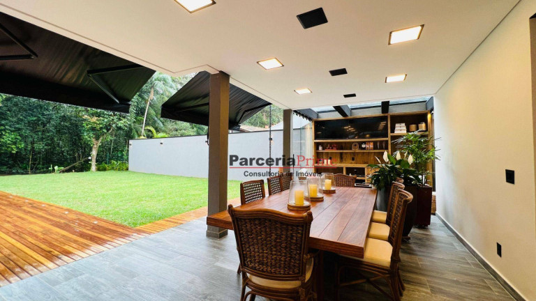Imagem Casa com 4 Quartos à Venda, 330 m² em Riviera Módulo 19 - Bertioga Imagem Casa com 4 Quartos à Venda, 330 m² em Riviera Módulo 19 - Bertioga