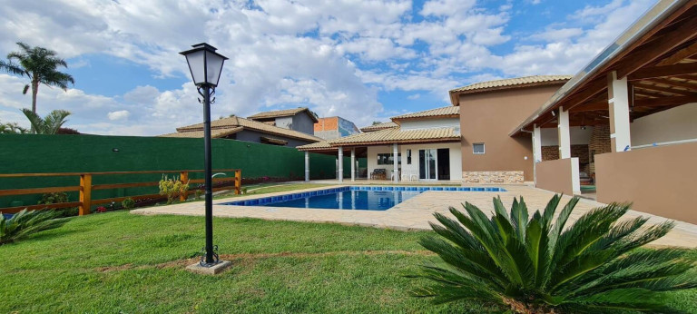 Chácara com 4 Quartos à Venda, 290 m² em Sorocamirim - Ibiúna