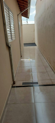 Imagem Casa com 2 Quartos à Venda, 65 m²