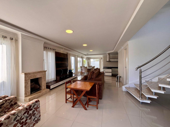 Imagem Casa com 2 Quartos à Venda, em Pinheirinho - Curitiba Imagem Casa com 2 Quartos à Venda, em Pinheirinho - Curitiba