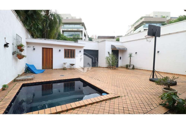 Imagem Casa com 4 Quartos à Venda, 350 m² em Vila Madalena - São Paulo Imagem Casa com 4 Quartos à Venda, 350 m² em Vila Madalena - São Paulo