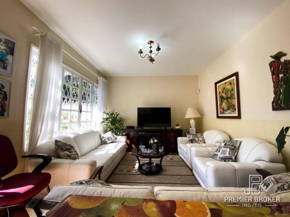 Imagem Casa com 4 Quartos à Venda, 213 m² em Iucas - Teresópolis