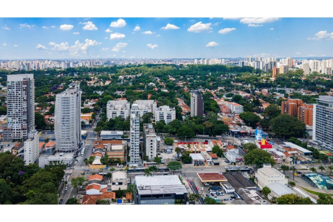 Imagem Imóvel com 4 Quartos à Venda, 240 m² em Santo Amaro - São Paulo Imagem Imóvel com 4 Quartos à Venda, 240 m² em Santo Amaro - São Paulo