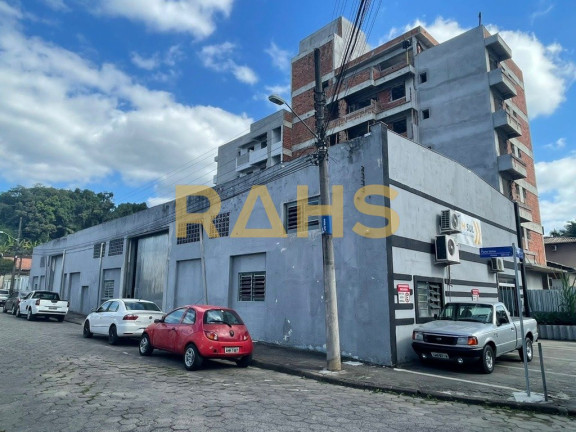 Galpão à Venda, 580 m² em Floresta - Joinville