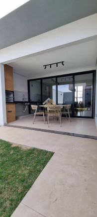 Imagem Casa com 3 Quartos à Venda, 240 m² em São Carlos