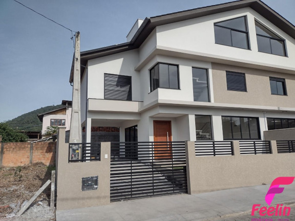 Imagem Casa com 3 Quartos à Venda, 186 m² em Rio Tavares - Florianópolis Imagem Casa com 3 Quartos à Venda, 186 m² em Rio Tavares - Florianópolis