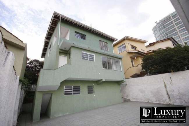 Casa com 3 Quartos à Venda, 380 m² em Pacaembu - São Paulo